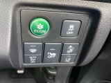 安全運転支援システム「Honda SENSING」、燃費優先で自動制御するECONモード、横滑りを制御しクルマを安定させるVSA機能を搭載。