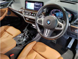 ☆センターパネルを運転席側に僅かに傾けたBMW独特のインパネ☆【駆け抜ける歓び】はここからもスタートしております☆