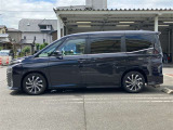 コーナーセンサーを車の前後に装備。障害物までの距離に応じて警告音を変えてお知らせ。縦列駐車時や駐車場・車庫などでの取り回しをサポートします。詳細は販売店スタッフまでおたずねください。