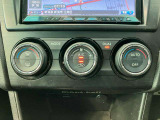 運転席と助手席、それぞれで温度調節ができるデュアルエアコン☆