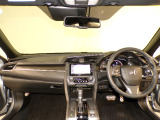 【ルームクリーニング】せっかく乗るならピカピカの車がいいですよね!当店は、他社では省きがちな細部に至るまで、徹底した清掃を行っております。