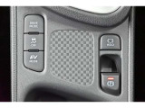 オートホールド機能付き。信号待ちでブレーキを離しても勝手に前へ進みません、楽々です