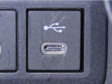 USB端子を装備しております。