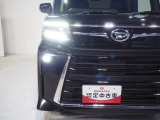 ヘッドライトとフォグランプはLEDタイプ。夜間の運転も安心です。