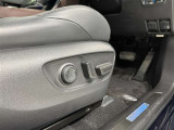 パワーシート搭載。微妙な調整が手軽にでき、ピッタリのポジションで運転することが可能です。