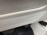 足踏み式パーキングブレーキです。