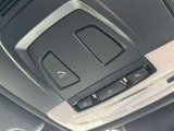 SOSコール装備です。緊急時は遠慮なく押してください。BMWメーカーエマージェンシーに直結致します。