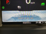 インフォメーション機能付きのメーターで快適ドライブ。