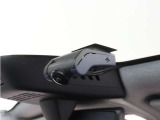 【ボルボ・ドライブレコーダー・360 駐車監視機能付】フロントカメラは水平360&deg;/垂直240&deg;を録画可能。前方/後方において映像を鮮明に録画します。大型バッテリーにより駐車監視用長時間録画にも対応。