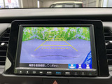 進路確認をサポートする映像を表示。狭い場所での運転を安心・安全にします。駐車時にも役立ちます。