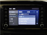 デイスプレイオーディオを装備。スマホとクルマをつなぐことで、いろんなサービスが楽しめます。(AppleCarplay/AndroidAuto 対応)