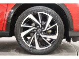 純正のアルミホイールが足元を飾ります!タイヤサイズは225/50R18になります。