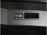 パワーバックドア装備!リヤゲートのスイッチを押すだけでバックドアが閉まります!運転席周りからも開閉の操作ができます♪