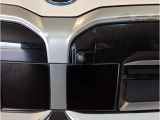 BMWはダウンフォースにより、車両を安定させるため、車の底は平らな造りとなっております。BMWの走行性能に対するこだわりはこういったところにも御座います。
