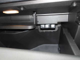 《ETC2.0車載器》高速道路上に設定されているITSスポットからドライブに役立つ情報が取得できます。