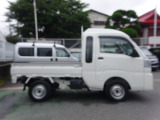 【車両状態証明書付】より安心してご購入頂く為、第三者機関による車両状態証明書を見ながら実車確認できます(フロントガラスのA1減点はほとんどの中古車にあるミリ単位の飛び石傷ですのでご安心下さい)。