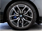 アウトバーンでの走行を見据えたBMWのブレーキシステムはもしもの時にもいち早くマシンを停止してくれます。