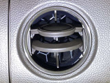 外装、内装はもちろんエンジンルームの隅々までしっかりクリーニングしています。