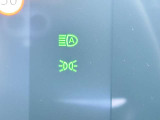ハイビームアシストが付いています!カメラが先行・対向車のライトを検知し、自動的にハイビームとロービームを切り替えるシステムです。夜間の運転を安全にし、運転者の負担を軽減します。