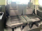 3列目シートはもちろん状態良好☆大人でもゆったりと座って頂けますので、大人数でのお出かけもラクラクです♪ご家族で、気の知れた仲間で、ドライブに行くのが楽しみですね♪
