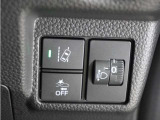 【路外逸脱抑制機能】車線や草、砂利などの道路境界を検知し、はみ出さないように支援。