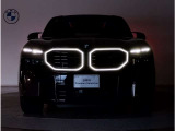 【キドニーグリル】BMWは約90年もの間、ほぼ全ての車両にひと目でBMWだと分かるこの特徴的なフロントグリルが備えられ、デザイン・アイコンとして親しまれてきました。