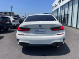 ご納車前には、BMWを熟知したメカニックによる100項目の点検・整備を行います。不具合箇所、交換時期に達している部品に関しましては、全て当社負担で交換してからのご納車となります。