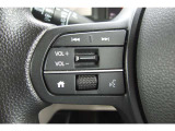 ステアリングスイッチ   運転中でもハンドルから手を離さずにオーディオ等の操作ができます