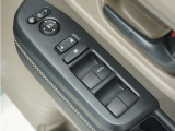 ◆パワーウィンドウスイッチ◆運転席から全席の窓の開閉操作を行うことが出来いつでも換気ができます!