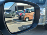 ブラインドスポットモニター装備☆車線変更時左右後方から接近してくる車両を音と光で知らせてくれますよ☆