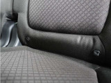 ◆ISOFIX◆シートベルトいらずでチャイルドシートと固定金具を連結するだけでガッチリ固定できます。