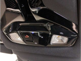 【コックピットシート】BMW車の主役席。車体中央にくる様に配置し車両重心とが一致する事でドライバーと車との一体感あるドライビングを実現。人間工学に基づき形成した形状が長時間のドライブ疲労も軽減します!