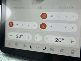フロントシートヒーターに加え、ステアリングホイールヒーターも装備。
