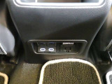 アウトドアや停電時に便利な後席100V/1500Wアクセサリーコンセント♪