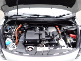 エンジンルームもクリーニング済みです。納車前に点検整備も行います。