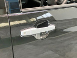 品質へのこだわり!フロアマットやシートなど車内をキレイに清掃し、ニオイや汚れなどを徹底的にクリーニングしてもらっております。室内はピカピカです☆