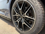 【タイヤ・ホイール】235/45/R19のタイヤにフェイスリフトでよりスポーティなホイールデザインに!