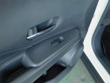 助手席パワーウインドスイッチです。