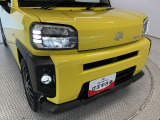 ヘッドライトには目立つくすみも無くクリアに仕上がっております。ポリッシャーでのみがきの工程を取り、ツヤのあるキレイな状態へ。