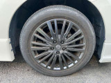 【タイヤ・ホイール】 純正18インチアルミホイール タイヤサイズ《225/55R18》になります。