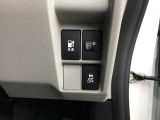 雨や雪で滑りやすい路面などで横滑りが発生した時、ブレーキとエンジン出力を自動的にコントロールし、優れた車両安定性を実現します。