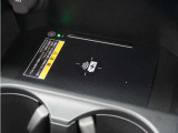 ◆ワイヤレス充電器◆ワイヤレス充電対応のスマートフォンを置くだけで充電が可能でとても便利な機能です。