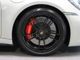 F:245/35ZR/20、R305/30ZR21