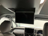 後部座席の方にも嬉しい装備♪TVやDVD鑑賞しながらドライブをお楽しみ頂けます♪