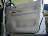 運転席側内張りです。
