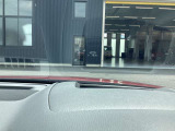 アクティブドライビングディスプレイで運転中も視線を動かすことなく速度や道路標識、ナビの簡易情報も確認できます。