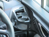 社外品のドリンクホルダーが空調吹き出し口に付けられております。運転席側!