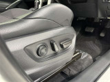 パワーシート搭載。微妙な調整が手軽にでき、ピッタリのポジションで運転することが可能です。