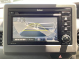 モニターも見やすく、ガイド線が車の動きを予測して駐車がしやすくなっています。
