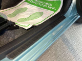 ステップにキズあります。